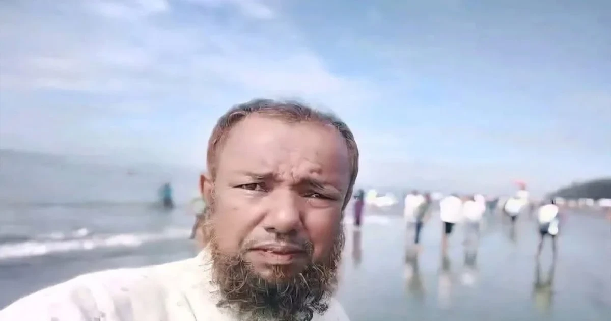 ফুলবাড়ীয়ায় ছাদ থেকে পড়ে প্রধান শিক্ষকের মর্মান্তিক মৃত্যু