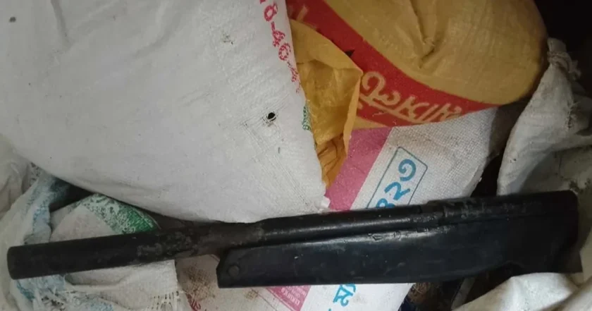 যশোরের অভয়নগরে বাড়ির সিঁড়ির নিচ থেকে ওয়ান শুটার গান উদ্ধার