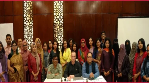 রাজনৈতিক বয়ানকে সামাজিক মূল্যবোধের সাথে সঙ্গতিপূর্ণ করার তাগিদ