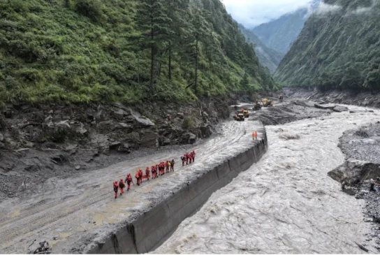 নেপালে বিদেশি উদ্ধারকারী দলের সহায়তা প্রত্যাখ্যান!