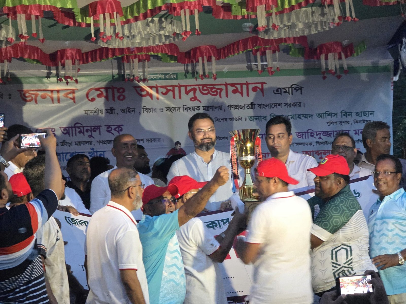 ‘খেলাধুলায় মাদকমুক্ত সমাজ, তৃণমূল থেকে প্রতিভা খুঁজতে চাই’: আমিনুল হক