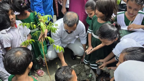 ২৫ কোটি গাছ লাগানোর লক্ষ্য, শিক্ষার্থীদেরও পাশে চান প্রতিমন্ত্রী আমিনুল হক