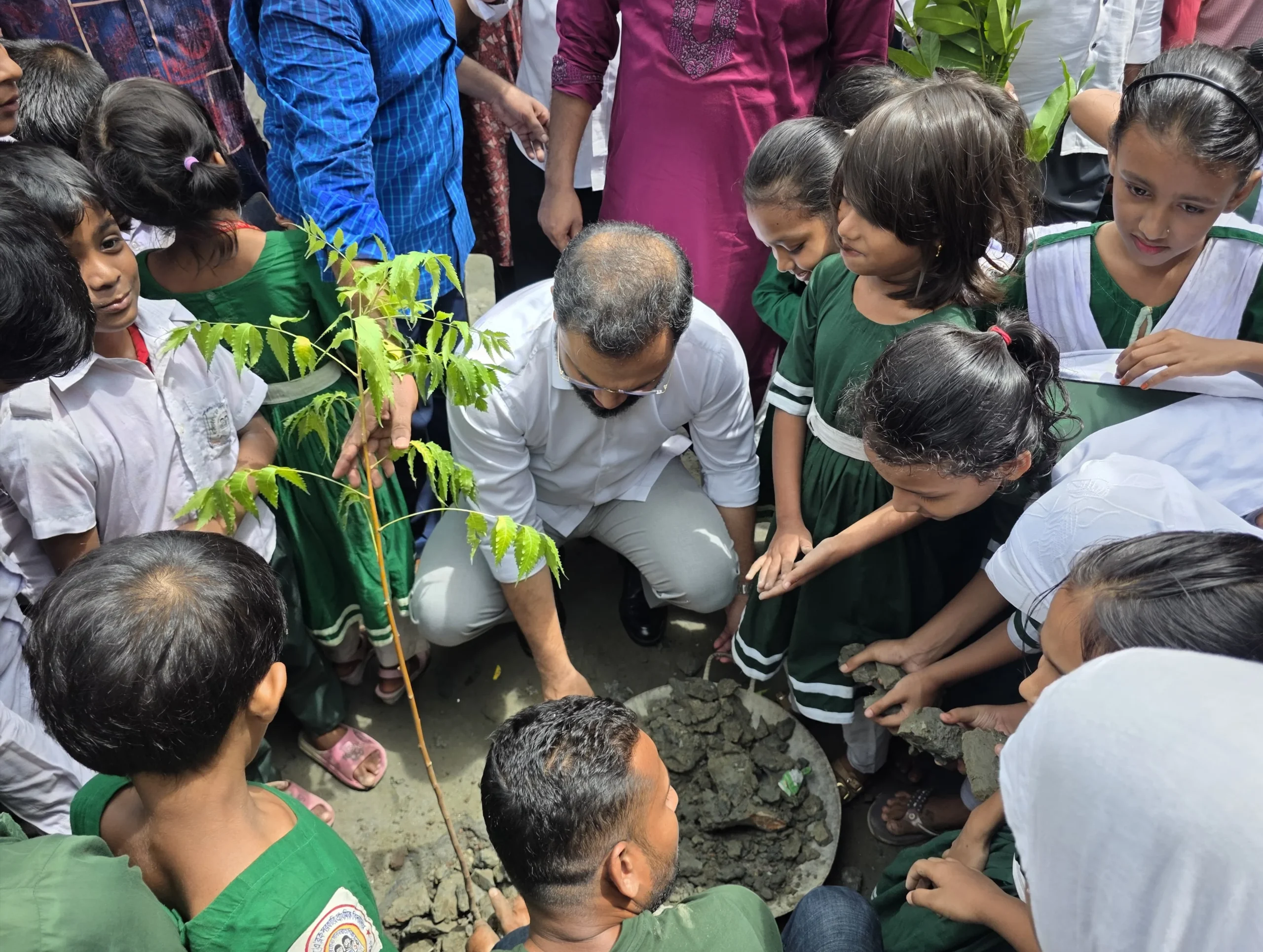 ২৫ কোটি গাছ লাগানোর লক্ষ্য, শিক্ষার্থীদেরও পাশে চান প্রতিমন্ত্রী আমিনুল হক