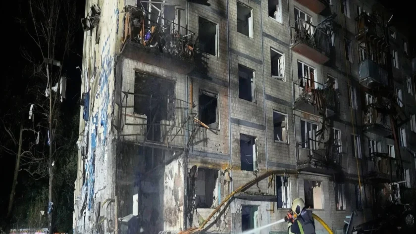 কিয়েভে রাশিয়ার ভয়াবহ ক্ষেপণাস্ত্র ও ড্রোন হামলা, নিহত অন্তত ৯