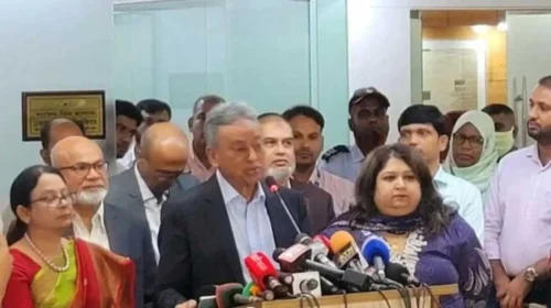 বীমা খাতে লুটপাটের দায়ভার: গ্রাহকের পাওনা পরিশোধে কঠোর অর্থমন্ত্রী