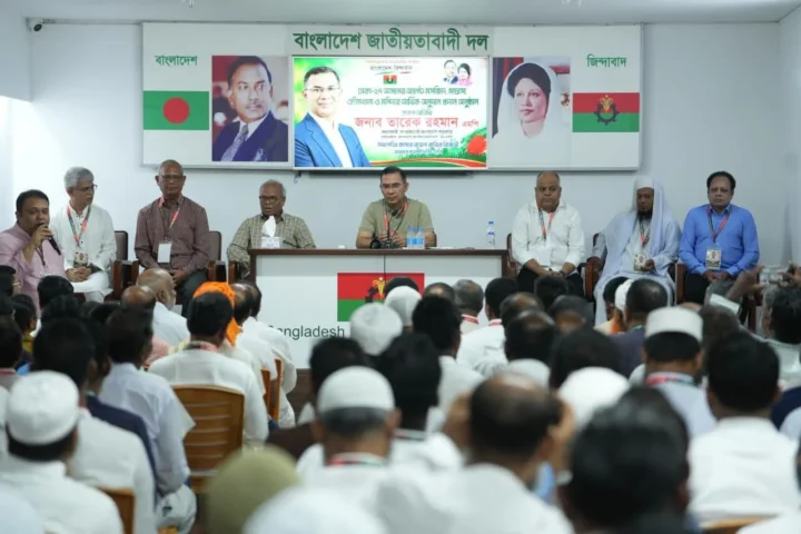 ঢাকা-১৭ আসনের ধর্মীয় ও সামাজিক প্রতিষ্ঠানে প্রধানমন্ত্রীর অনুদান বিতরণ