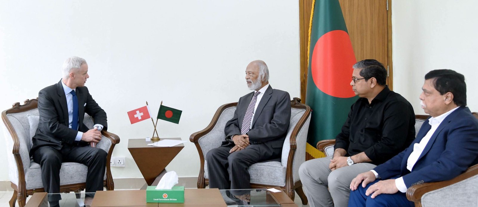 গণতন্ত্র সুদৃঢ়করণে সুইজারল্যান্ডের সহযোগিতা চান স্থানীয় সরকার মন্ত্রী