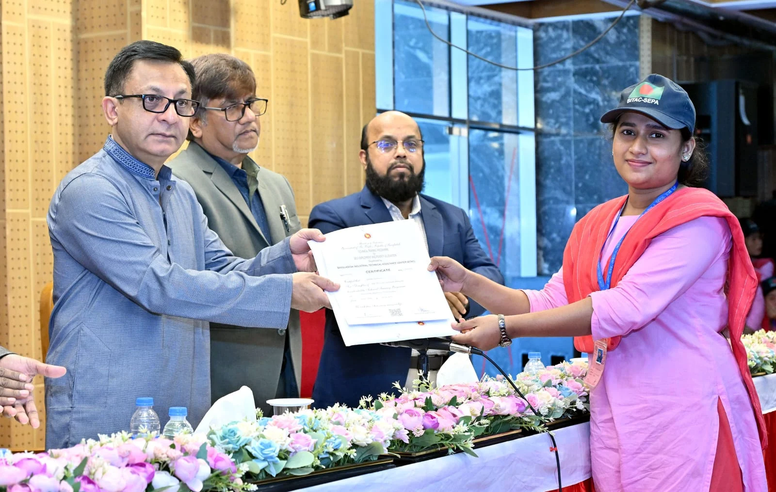 ‘কারিগরি দক্ষতা কোনো অংশেই উচ্চশিক্ষার চেয়ে কম মর্যাদার নয়’: শিল্পমন্ত্রী