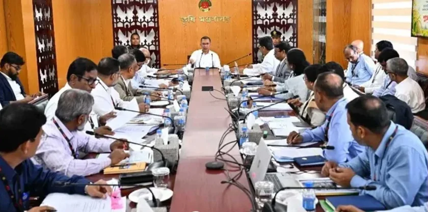 আমদানিনির্ভরতা কমিয়ে কৃষি উৎপাদন বাড়াতে কর্মকর্তাদের নির্দেশ প্রধানমন্ত্রীর