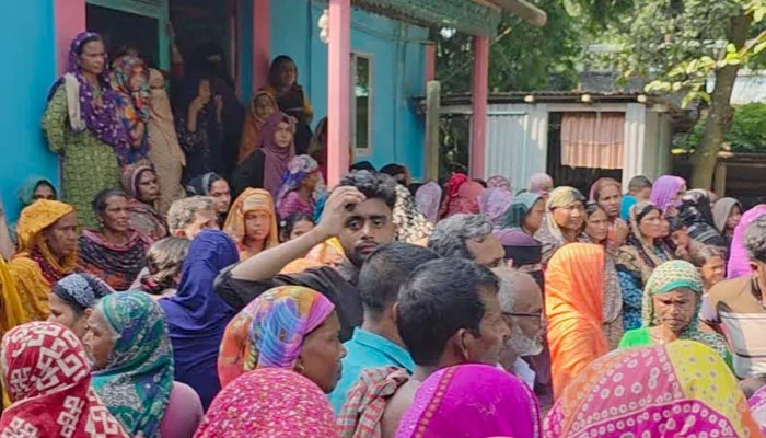 মানিকগঞ্জে প্রবাসীসহ একই পরিবারের তিনজনের অস্বাভাবিক মৃত্যু