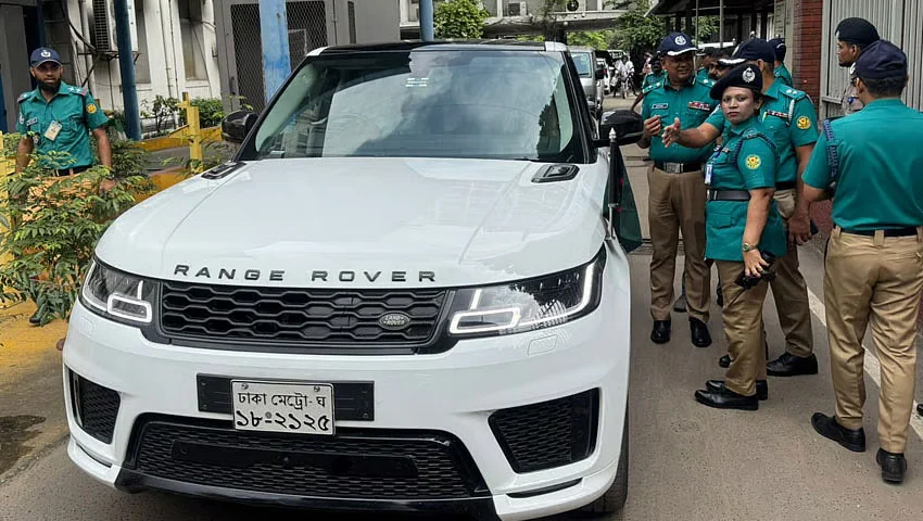 উল্টোপথে মন্ত্রীর গাড়ি, মামলা করল ট্রাফিক পুলিশ