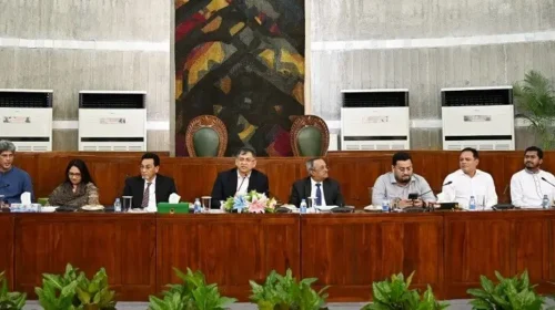 প্রধানমন্ত্রীর মেয়াদ ১০ বছর নির্ধারণ করা অগণতান্ত্রিক: স্বরাষ্ট্রমন্ত্রী