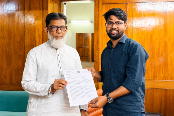 চবি শাটল ট্রেনের সংস্কারে রেল প্রতিমন্ত্রীর কাছে চাকসু এজিএসর স্মারকলিপি
