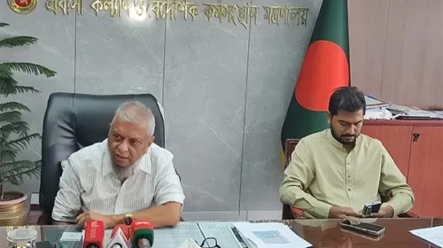 প্রবাসীদের স্বার্থে কাজ করবো, দালালদের স্বার্থে নয়: প্রবাসীকল্যাণ মন্ত্রী