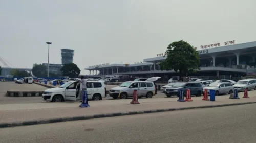 ১৩৪ ফ্লাইট বাতিল, আটকেপড়া যাত্রী সংখ্যা ২০ হাজার ছাড়ালো