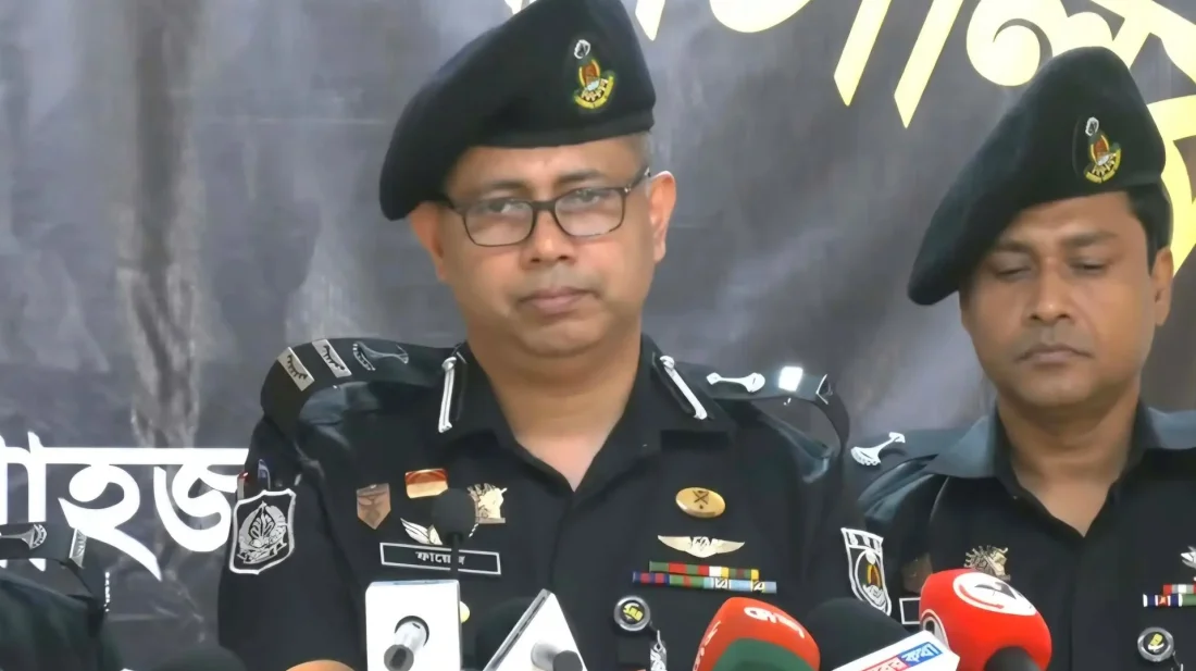 ক্যান্সারের সাড়ে ৭ কোটি টাকার ওষুধ বিদেশে পাচার, চীনা নাগরিকসহ গ্রেপ্তার