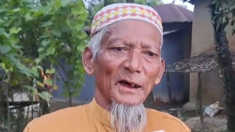 নিজেকে জীবিত প্রমাণে ৯ বছর ধরে লড়ছেন প্রবীণ নাগরিক