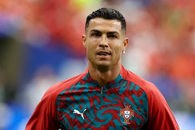 পর্তুগাল দলে সাময়িক নিষিদ্ধ ক্রিস্টিয়ানো রোনালদো