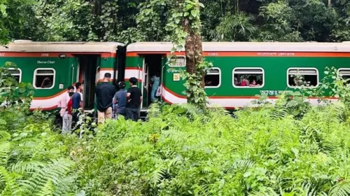 হুক ছিঁড়ে ৬ বগি লাউয়াছড়ায় রেখে শ্রীমঙ্গল চলে গেল ট্রেন!